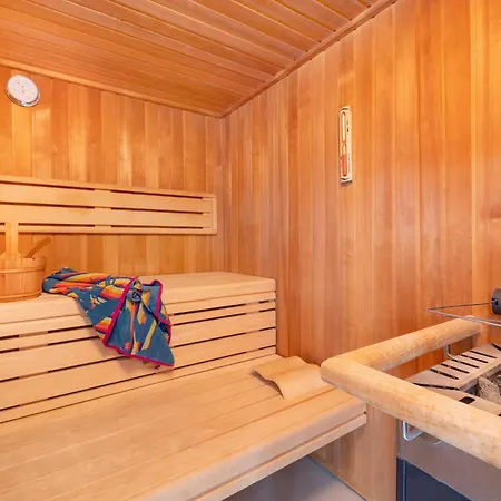 Prora - Helles 2 Schlafzimmer Apartment Mit Meerblick, Grill, Gemeinschaftssauna, E-Ladesaeule Und Strandkorb Am Strand - Duenenblick Apartmán *