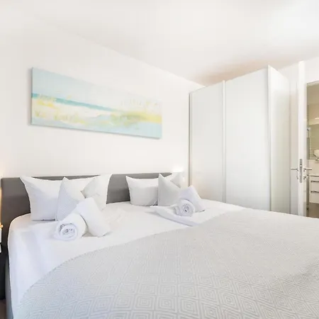 Apartmán Prora - Helles 2 Schlafzimmer Apartment Mit Meerblick, Grill, Gemeinschaftssauna, E-Ladesaeule Und Strandkorb Am Strand - Duenenblick